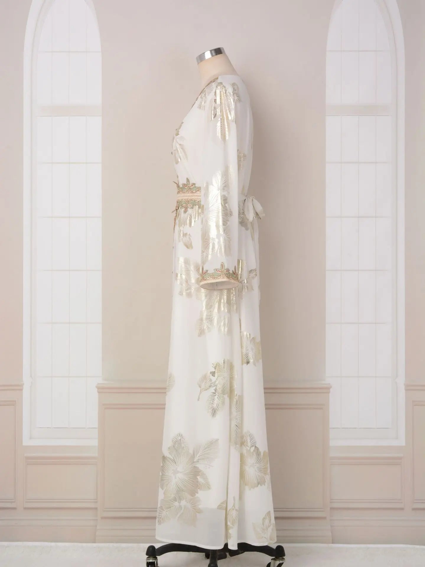 Abaya – lång kaftan, muslimsk klänning