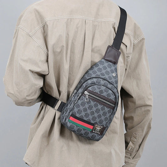 Herr Crossbody Väska – Multifunktionell Axelväska med Hörlursuttag & Stilren Design