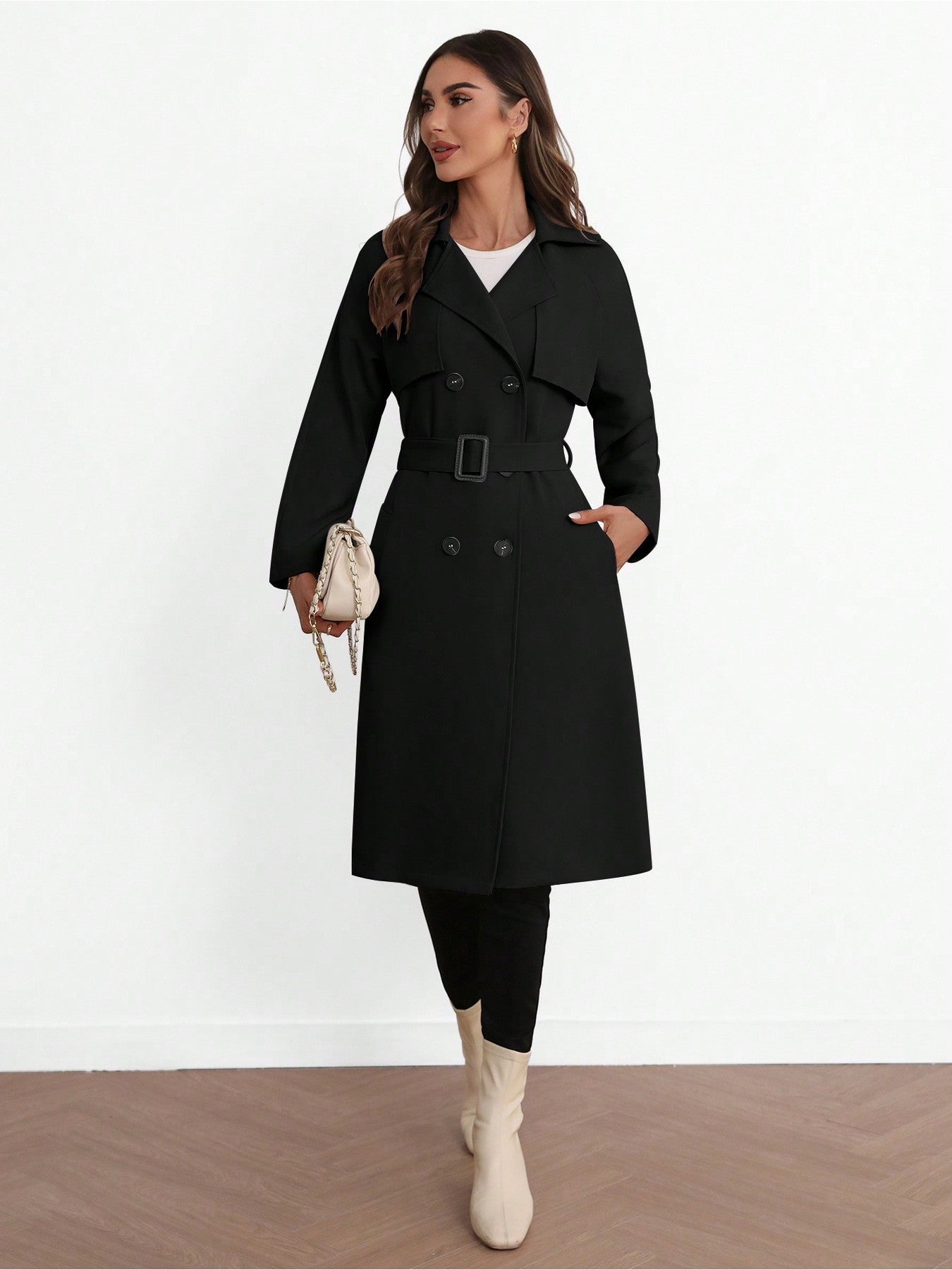 Elegant lång damkappa med bälte – minimalistisk trenchcoat i svart
