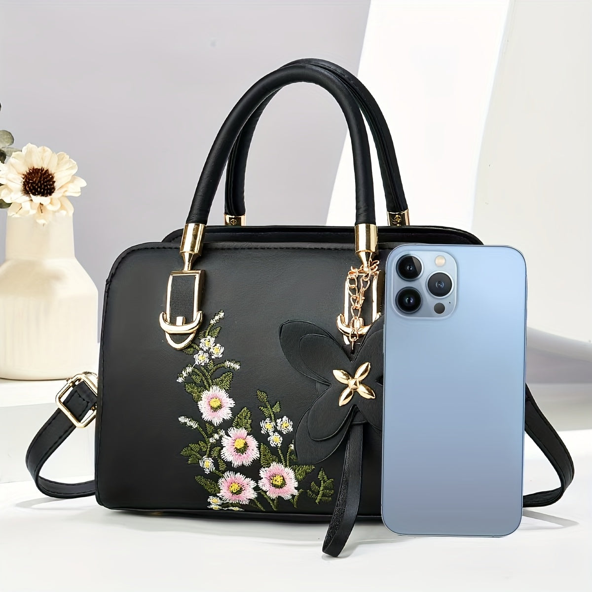Dam handväska – Blommig broderad svart faux leather