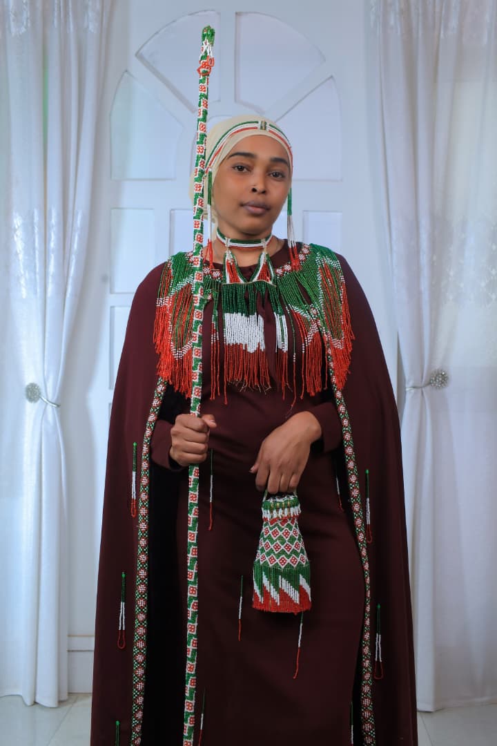 Arsi Traditionell Damklänning