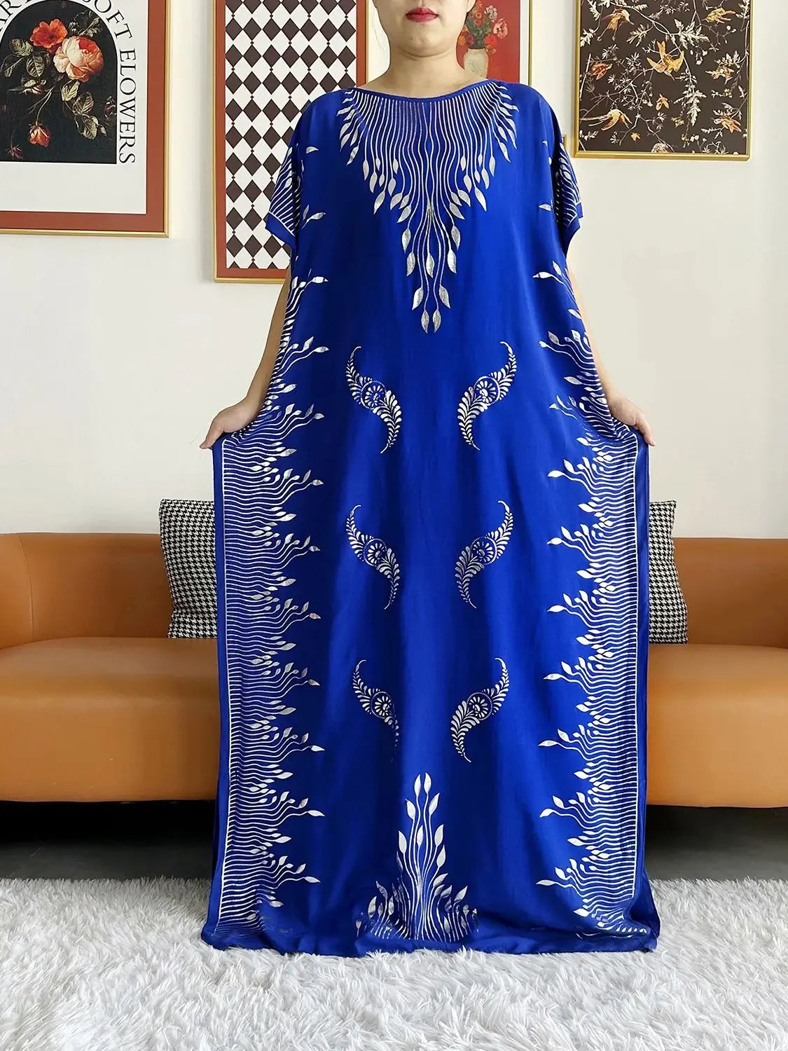 Sommarabaya – Kortärmad med guldfärgade tryck och matchande sjal