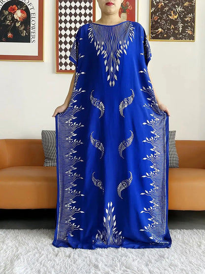 Sommarabaya – Kortärmad med guldfärgade tryck och matchande sjal