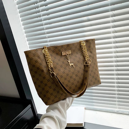 Dam Handväska – Stor Tote i Mjukt Läder med Accessoarer