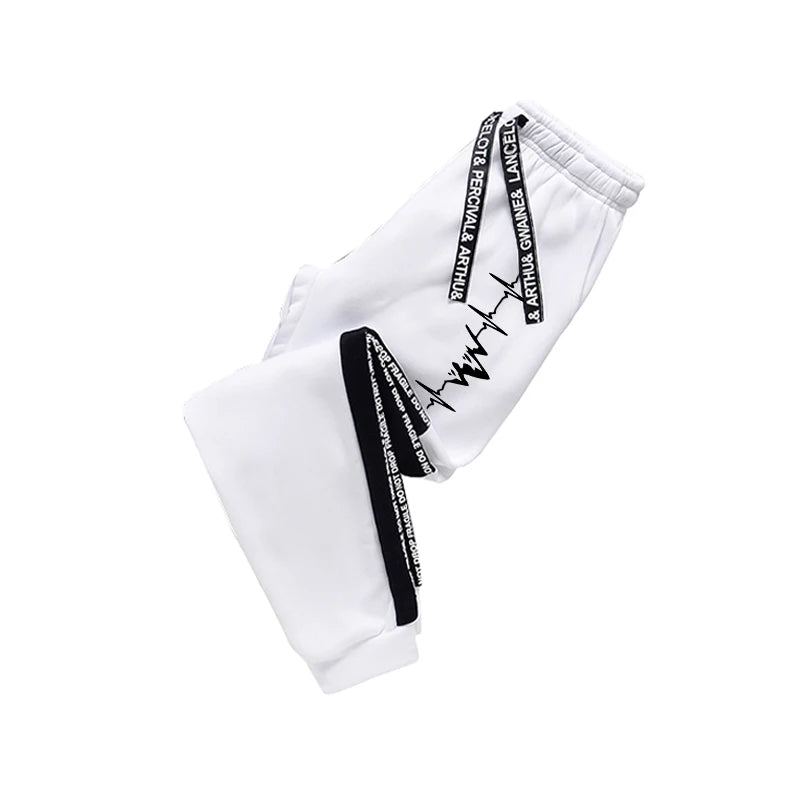 Huvtröja och joggingbyxor