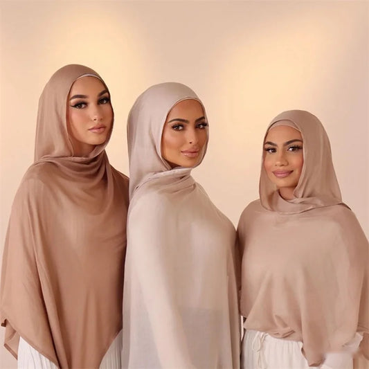 Damhijab / sjal - Tillverkad i mjuk rayon med fransdetaljer
