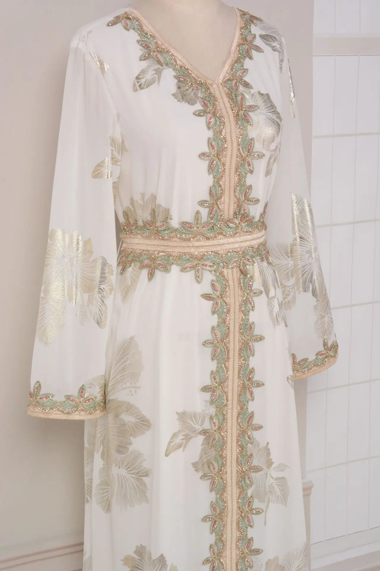 Abaya – lång kaftan, muslimsk klänning