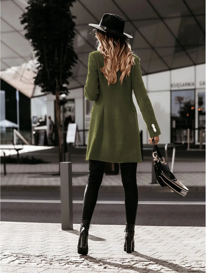 Damkappa i ull – Elegant slim fit, dubbelknäppt vinterfavorit för höst och vinter