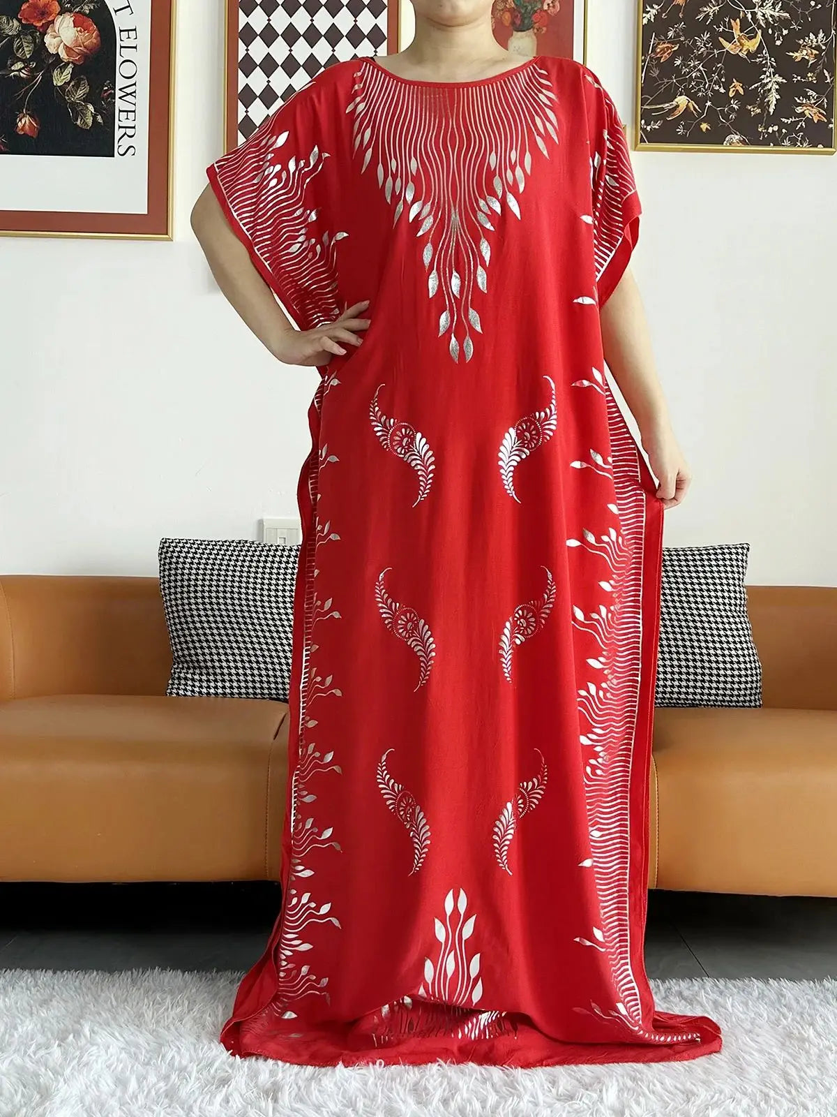 Sommarabaya – Kortärmad med guldfärgade tryck och matchande sjal