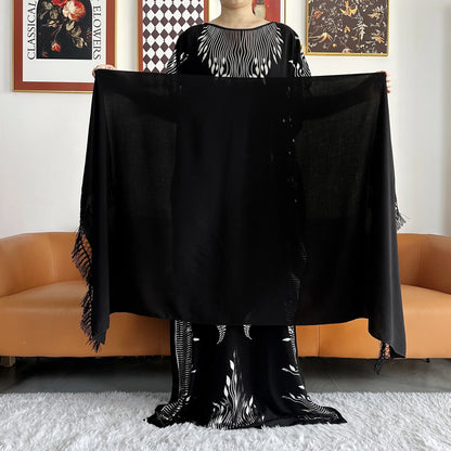 Sommarabaya – Kortärmad med guldfärgade tryck och matchande sjal