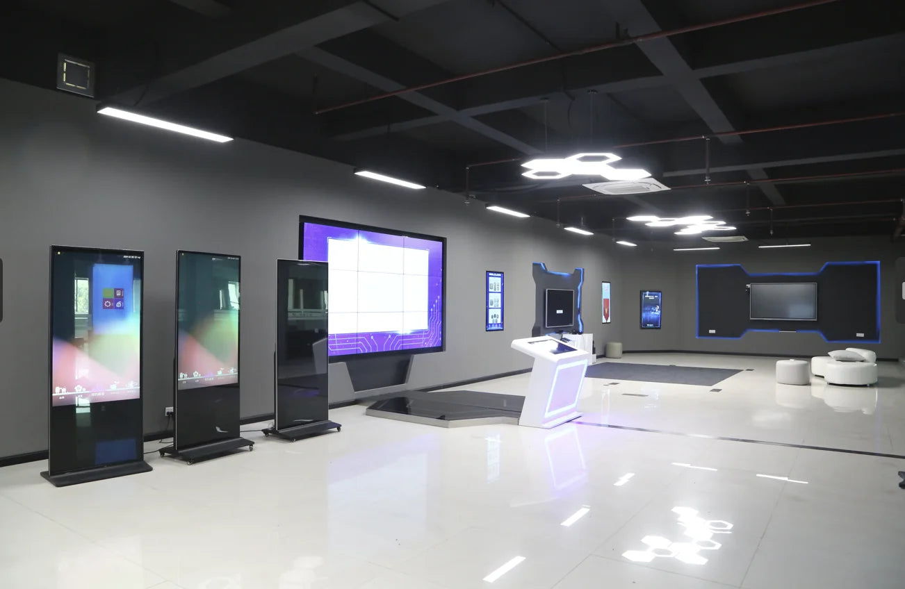 LCD Android OS Smart TV Unique Design Advertising Machine with Mobile Battery Smart Screen TV