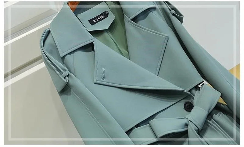 Dam trenchcoat – Lång dubbelknäppt kappa med bälte