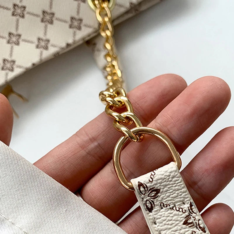 Dam Handväska – Stor Tote i Mjukt Läder med Accessoarer