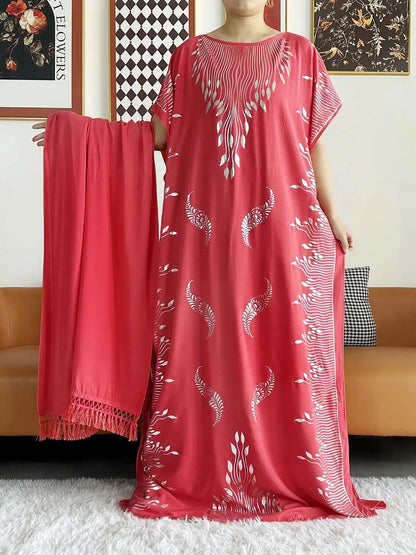 Sommarabaya – Kortärmad med guldfärgade tryck och matchande sjal