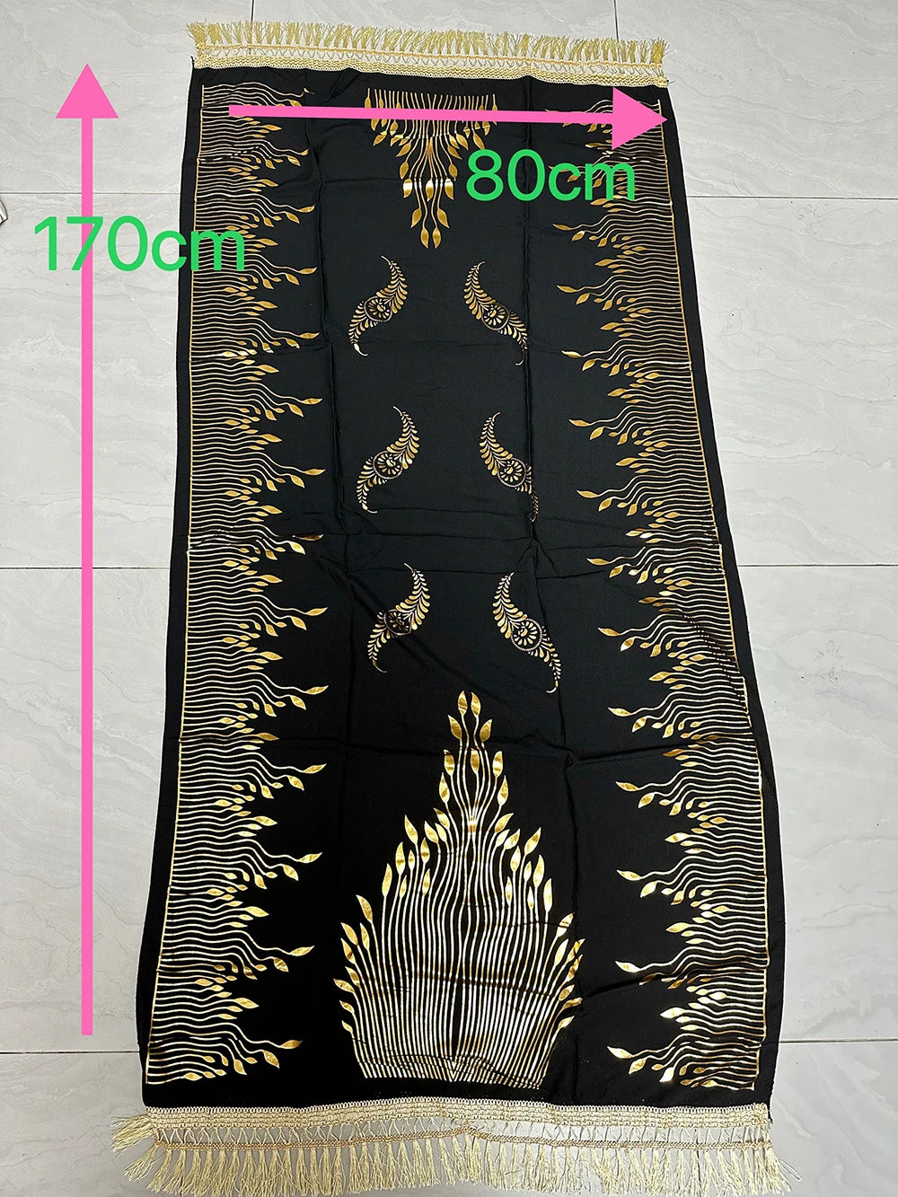 Sommarabaya – Kortärmad med guldfärgade tryck och matchande sjal