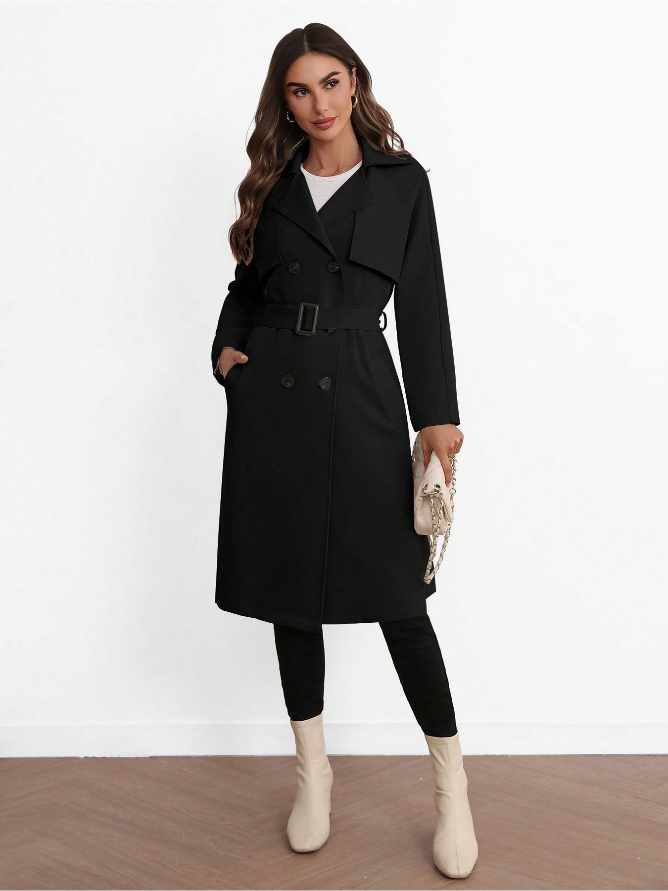 Elegant lång damkappa med bälte – minimalistisk trenchcoat i svart